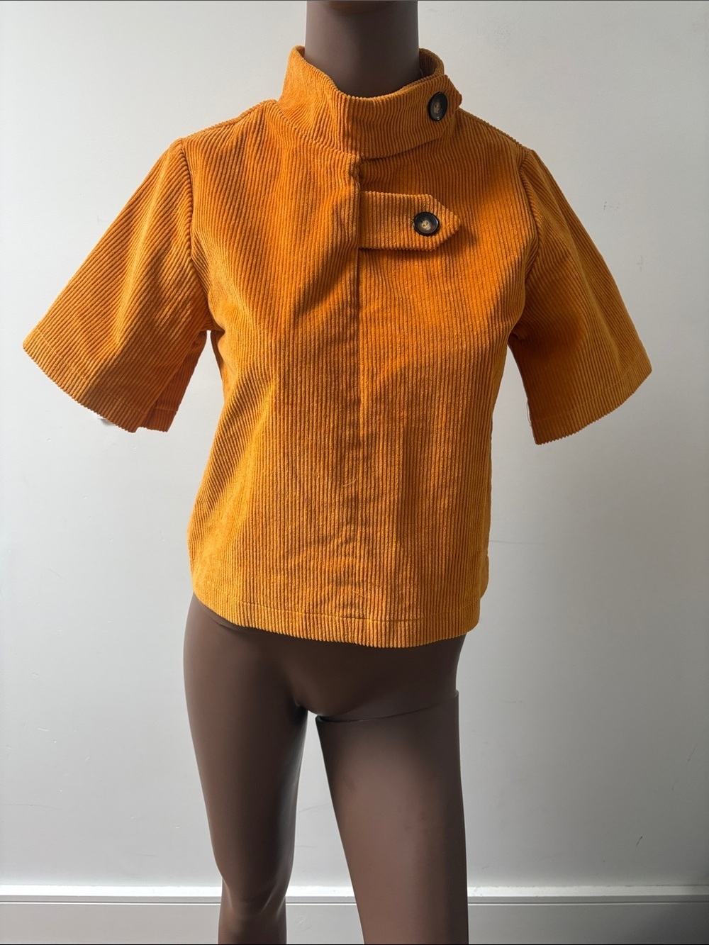 Meg corduroy shortsleeve cropped top shirt buttons high neck orange Small S